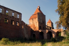 Ruiny zámku v Szymbarku.
