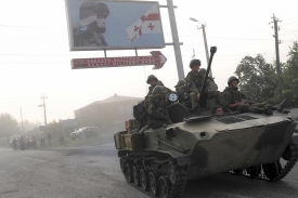 Ruské jednotky opouštějí Senari.