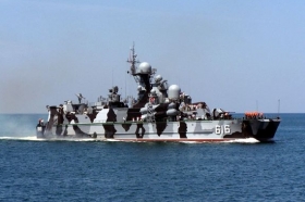Jedno z plavidel ruské černomořské fotily - raketový křižník.