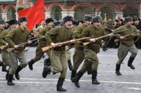 Ruská armáda se mění. 2 sv. válka na Rudém náměstí 7.11.2008..