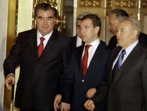 Postsovětský summit s kremelským šéfem uprostřed.