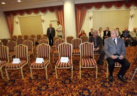 Václav Klaus přihlížel v Karlových Varech šachovému turnaji
