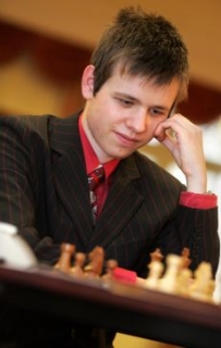 Současná česká šachová jednička David Navara. Po třetím kole měl v Karlových Varech 1,5 bodu.