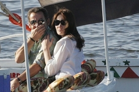 Nicolas Sarkozy a jeho manželka Carla Bruniová.
