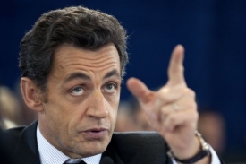 Nicolas Sarkozy chce pomoci francouzským automobilkám.