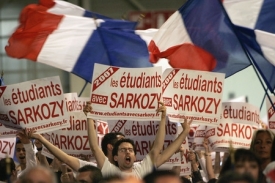 Nicolas Sarkozy je podle průzkumu žhavým kandidátem na prezidentské křeslo