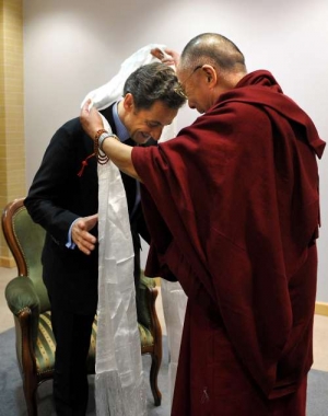 Sarkozy a dalajlama v Gdaňsku.