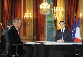 Prezident při interview o roku prezidentství s francouzskou TV.