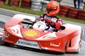Michael Schumacher dojel pri charitativním závodě až čtvrtý.