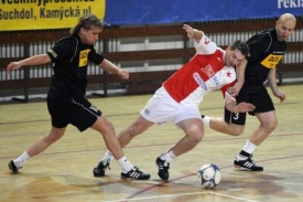 Slavia a tým Nike v semifinále.