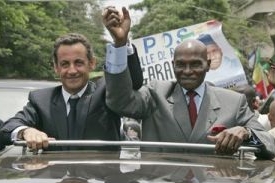 Senegalský prezident Abdoulay Wade a nicolas Sarkozy