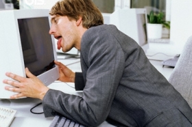 Používání internetu v práci má mnoho podob (ilustrační foto).