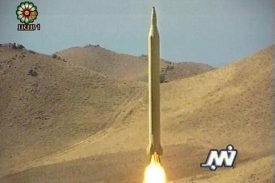 Start rakety Šahíb 3. Peršané směřují ke hvězdám?