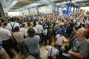 Zaměstnanci protestovali proti možnému konci závodu Siemens