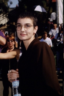 Zpěvačka na archivním snímku v roce 1993.