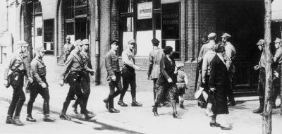 Úderky SA ovádly roku 1933 postuně ulice.