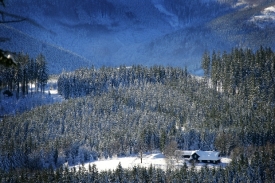 Mráz přeje lyžařům, horská střediska spustila sněhová děla.