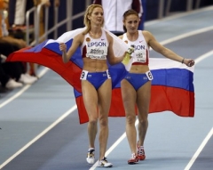 Ruska Sobolevová (vlevo) a její krajanka Fomenková.