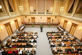 Zasedání Ústavního soudu.