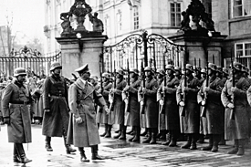 Březen 1939: Adolf Hitler na Pražském hradě.