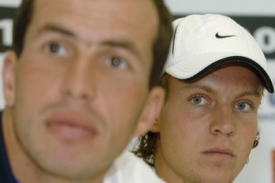 Štěpánek a Berdych, tenisté na tiskové konferenci před Davis Cupem.