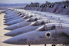 Stíhačky F 15 používala izraelská armáda v průběhu konfliktu s Libanonem.