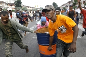 Stoupenci opozice protestují na Madagaskaru.