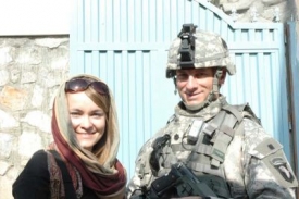 Sabina Středová v Afghánistánu při přípravě mise.