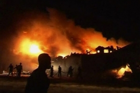 Požár letadla v Súdánu si vyžádal desítky mrtvých.