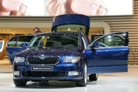 Nová Škoda Superb byla předvedena na ženevském autosalónu.