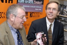 Jan Švejnar má také předvolební publikaci.