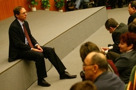 Prezidentský kandidát a občan Spojených států Jan Švejnar.