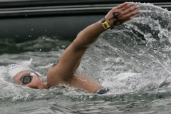 Vítězka Larisa Ilčenková v plavání na 10 km.