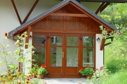 Okna, dveře nebo zimní zahrady nabízí i firma Tanabyt.