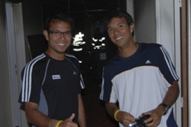 Thajská tenisová dvojčata Sanchai a Sonchat Ratiwatanaové.