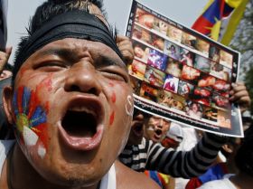 Protesty Tibeťanů v indickém Dillí.