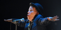 Tom Waits hr&aacute;l poprv&eacute; v Česku, a hned dvakr&aacute;t.