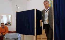 Premiér Mirek Topolánek z ODS volil v Písecké bráně.