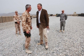 Premiér Topolánek v Afghánistánu.