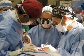 V Clevelandu proběhla unikátní operace - transplantace obličeje.