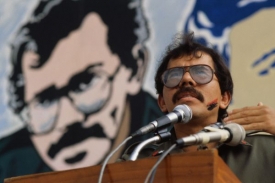 Ortega, jehož režim kdysi závisel na podpoře SSSR, uznal separatisty.
