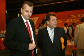 Bývalý sociální ministr obrany Tvrdík s Jiřím Paroubkem.