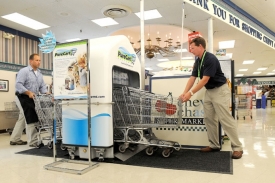 Amerika posedlá hygienou. Myčky na nákupní vozíky.