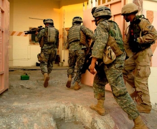 Hledání povstalců. Američané sevefně od Bagdádu (ilustrační foto).
