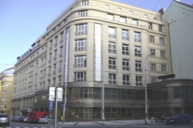 Centrální budova VZP v Praze.