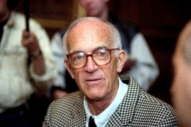 Jörn Utzon , autor opery v Sydney, zemřel ve věku 90 let.