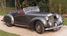 Slibnou kariéru skvělého dvanáctiválce Lagonda přerušila druhá světová válka. Tento motor poháněl i tento roadster V12 Rapide.