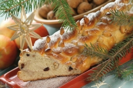 Pečení vánočky bylo v minulosti výsadou mistrů pekařů.