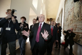 Podle Václava Klause by Miloš Zeman funkci prezidenta taky zvládl