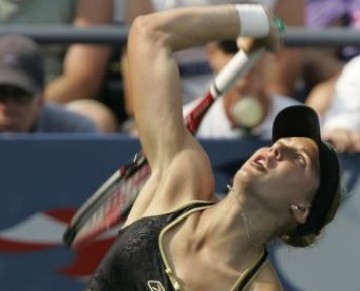 Nicole Vadišová se s turnajem v New Yorku rozloučila ve 3. kole, v němž nestačila na Izraelku Peerovou.